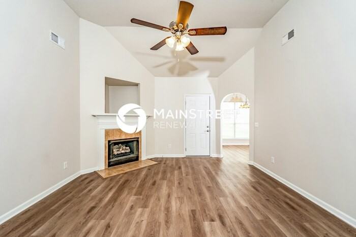 134 Ashby St - Photo 5 of 17