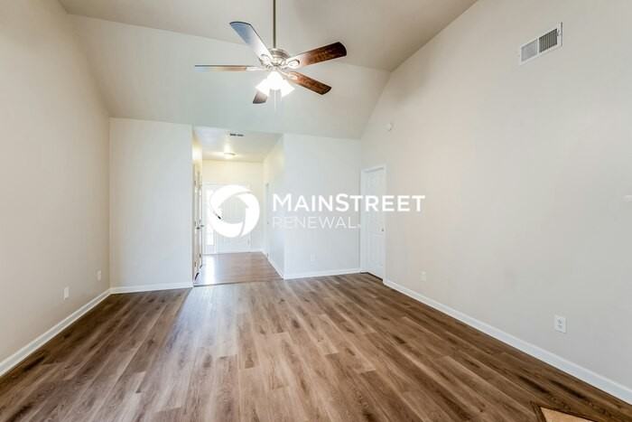 134 Ashby St - Photo 6 of 17