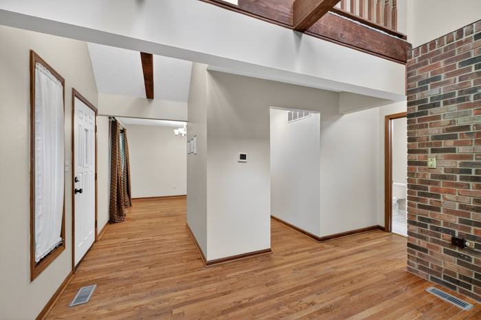 4631 Graceland Ave - Photo 5 of 41