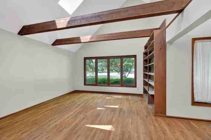 4631 Graceland Ave - Photo 7 of 41