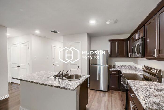 825 Garrison St - Photo 7 of 16