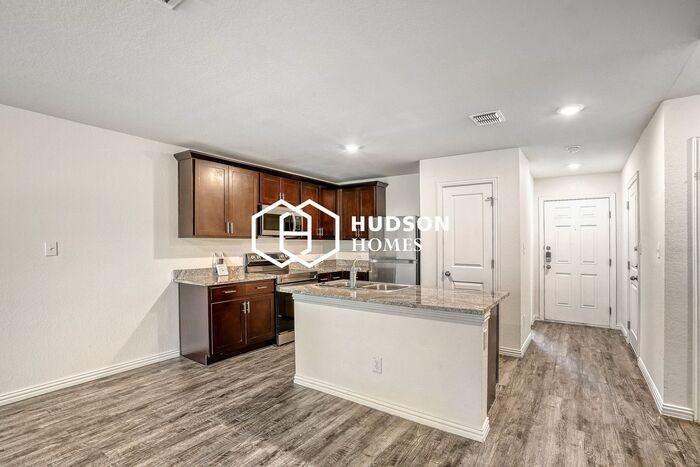 1701 N Guadalupe St - Photo 6 of 16