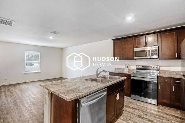 1701 N Guadalupe St - Photo 7 of 16
