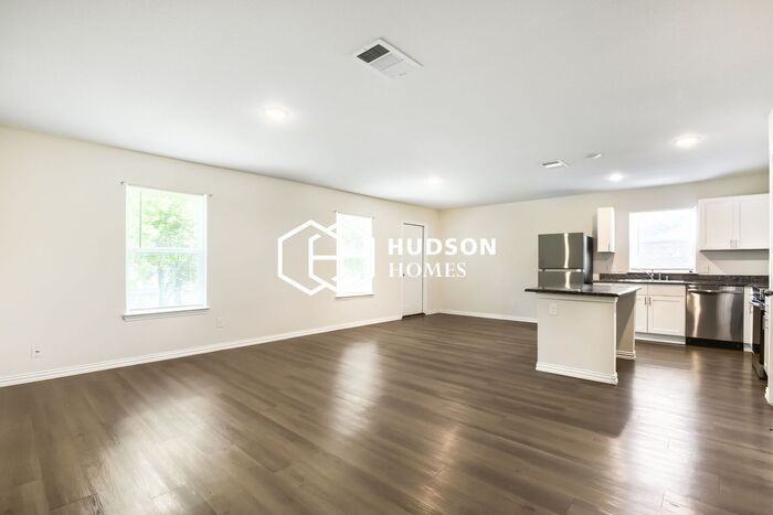 5108 Kilpatrick Ave - Photo 4 of 14