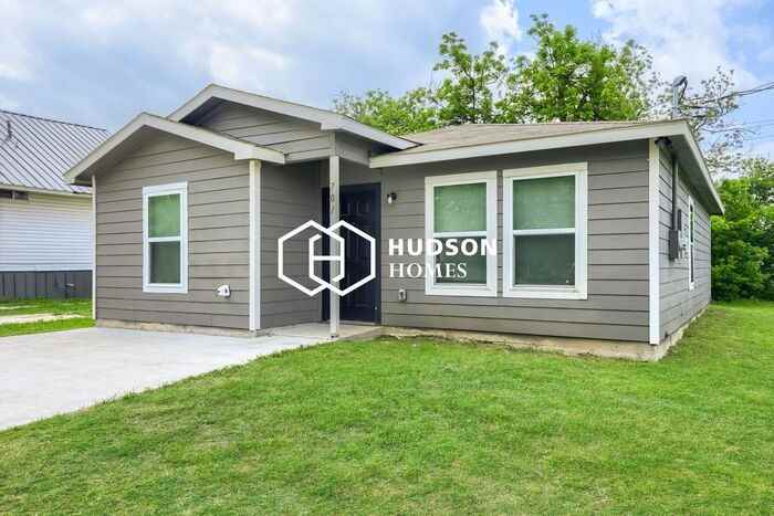 701 E Avenue A - Photo 3 of 16