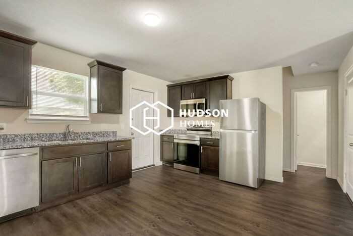 7945 Henson St - Photo 6 of 14