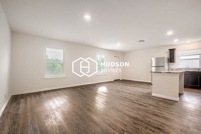2434 Bermuda Dr - Photo 4 of 16