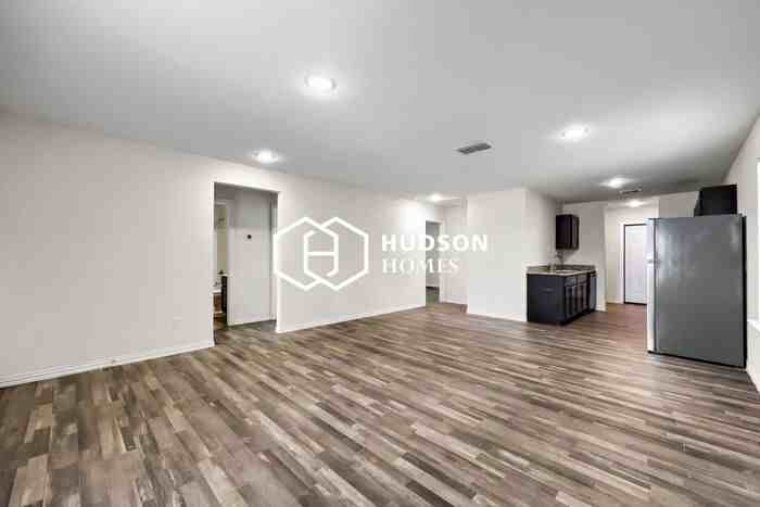 608 E 12th Ave - Photo 4 of 14