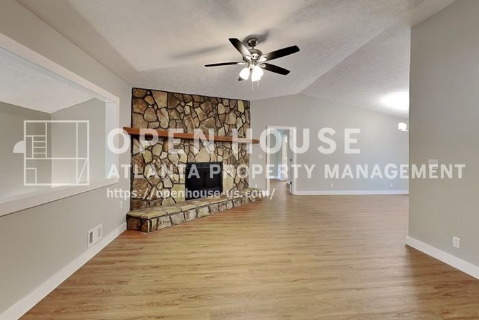 3753 Memorial Pkwy Nw - Photo 4 of 20