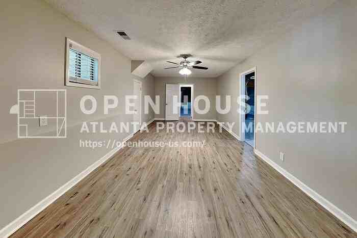 3753 Memorial Pkwy Nw - Photo 6 of 20