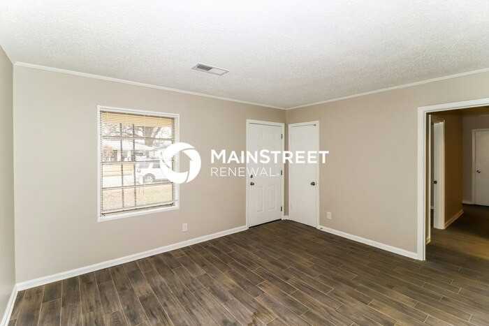 4817 Durbin Ave - Photo 3 of 17