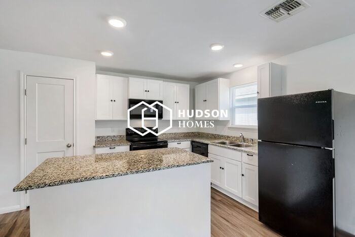 1722 Beacon St - Photo 6 of 14