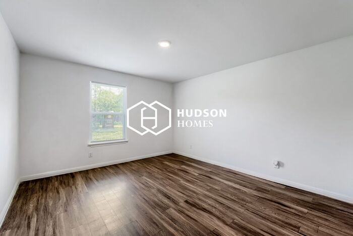 1722 Beacon St - Photo 7 of 14