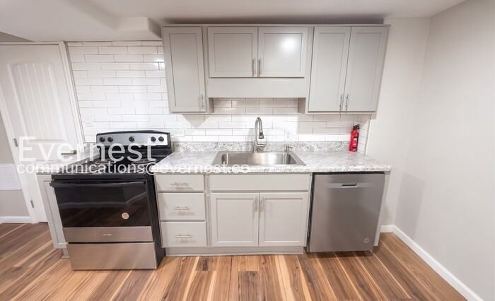1348 41st Street Ensley #B - Photo 4 of 17