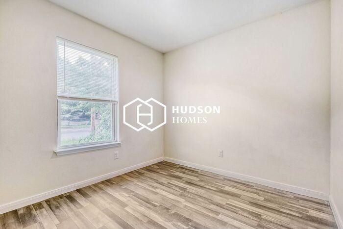 458 Ferris Ave - Photo 7 of 12