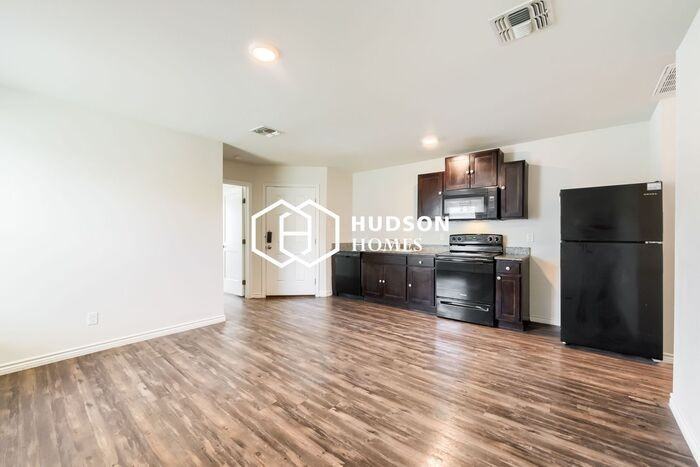 136 E 11th St - Photo 4 of 13