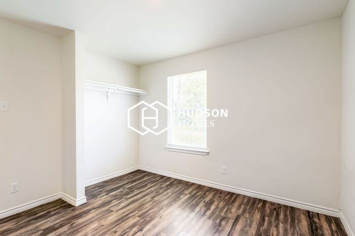 136 E 11th St - Photo 7 of 13