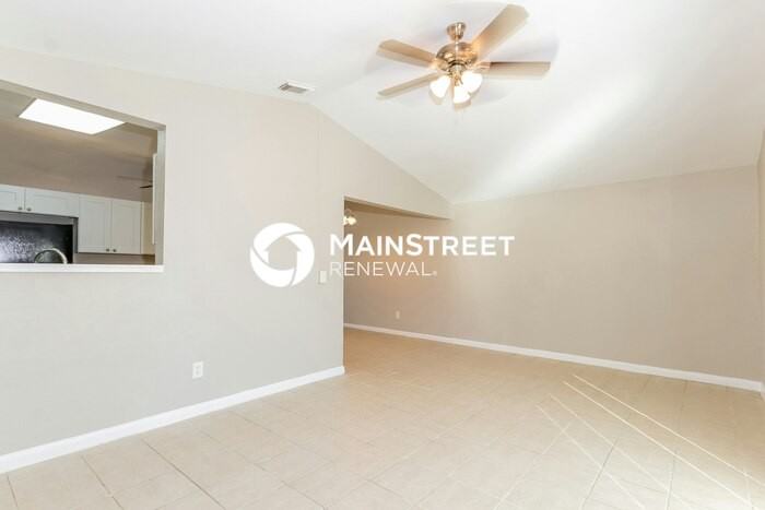 2299 Se Glover St - Photo 7 of 16