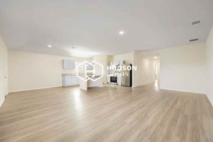 414 Rose Ave - Photo 3 of 14