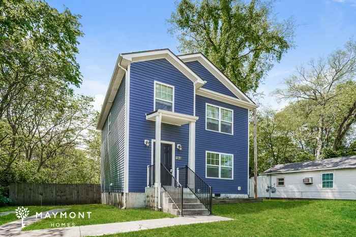 1144 E College St - Photo 4 of 13