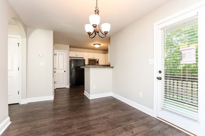 1144 E College St - Photo 7 of 13