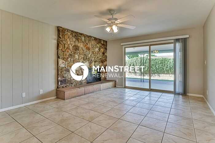 838 E 10th St - Photo 5 of 16