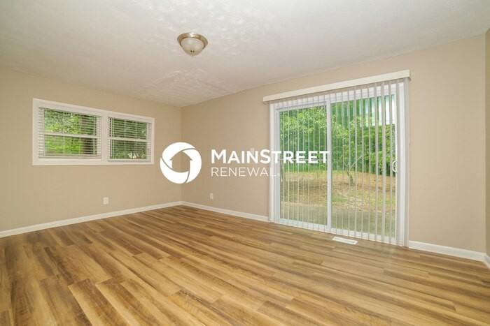2177 Toccoa Dr Se - Photo 4 of 16