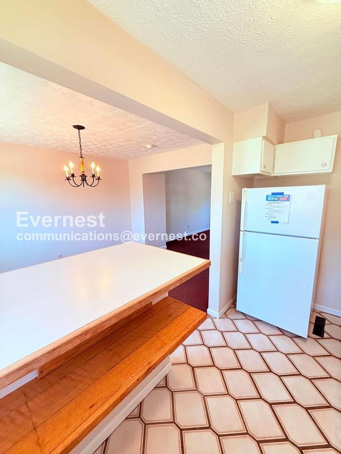 1789 Kings Ct #D - Photo 4 of 21