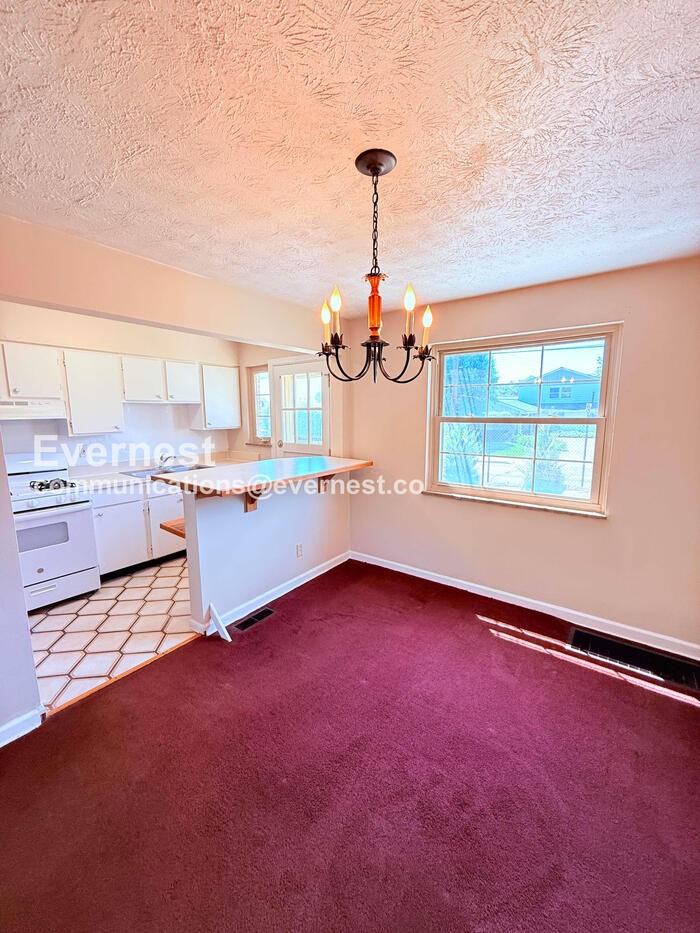 1789 Kings Ct #D - Photo 6 of 21