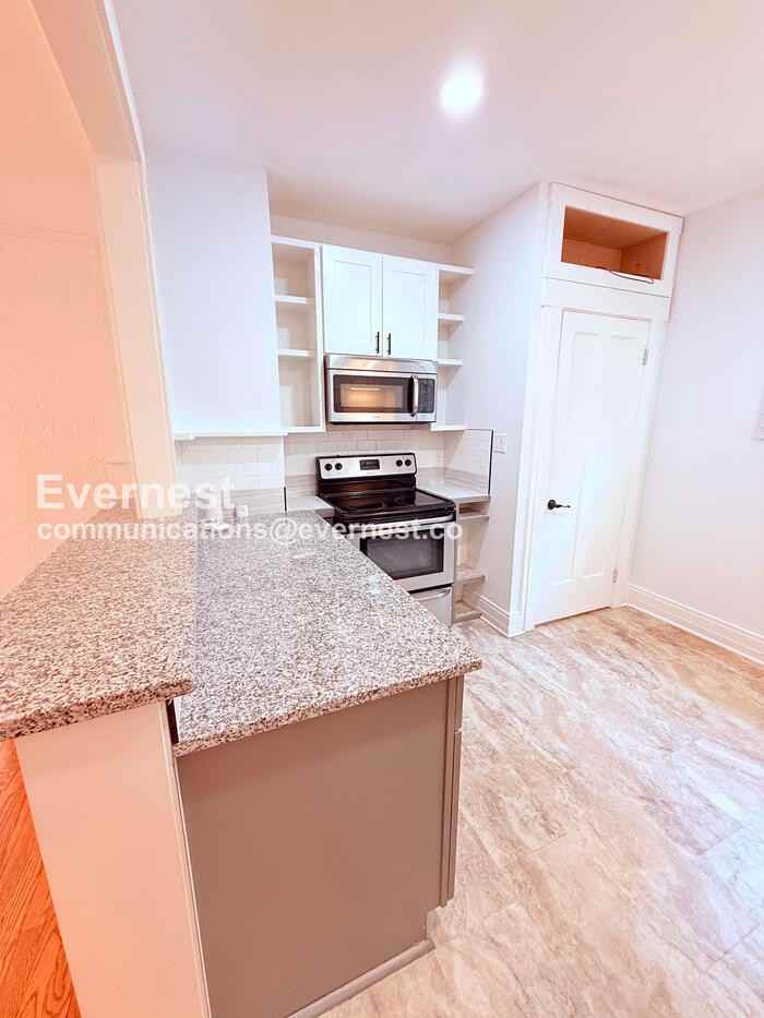 3824 Tyler St #1 - Photo 4 of 25