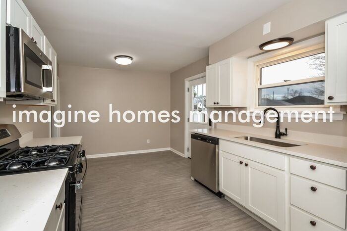 4124 Hoffman Ave - Photo 7 of 18