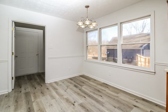 160 Princeton Way - Photo 3 of 15