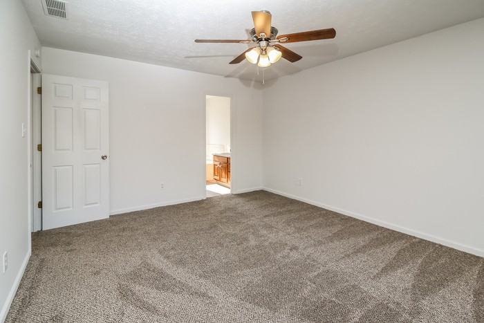 160 Princeton Way - Photo 7 of 15