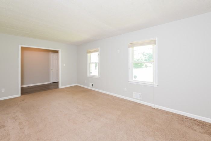 4033 Emerald North Cir - Photo 2 of 15