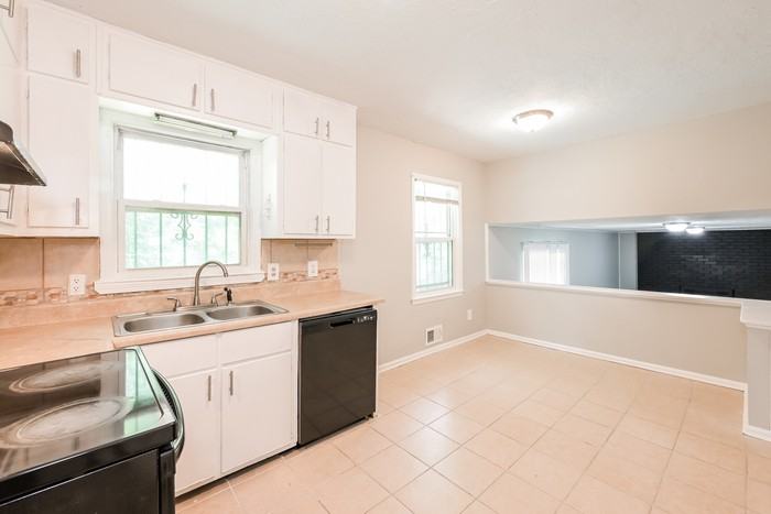 4033 Emerald North Cir - Photo 6 of 15