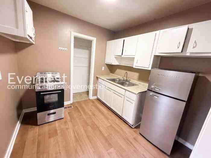1412 Woodward Rd - Photo 2 of 24
