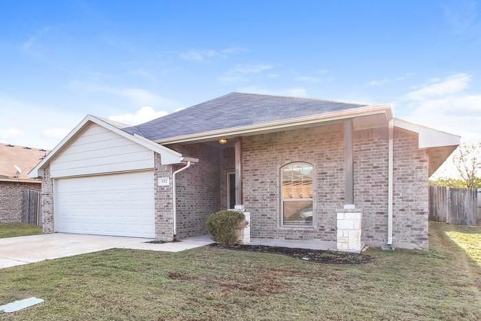 932 Haley Dr - Photo 3 of 16