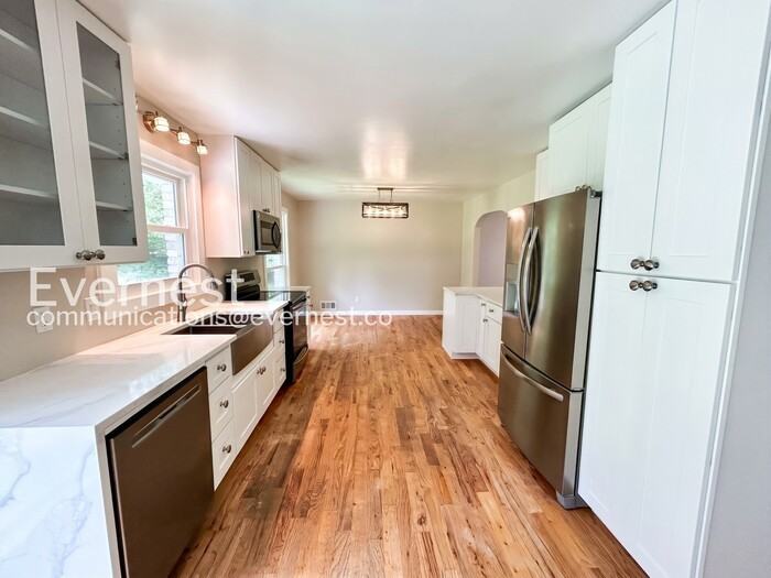 195 Jade Cove Dr - Photo 2 of 36