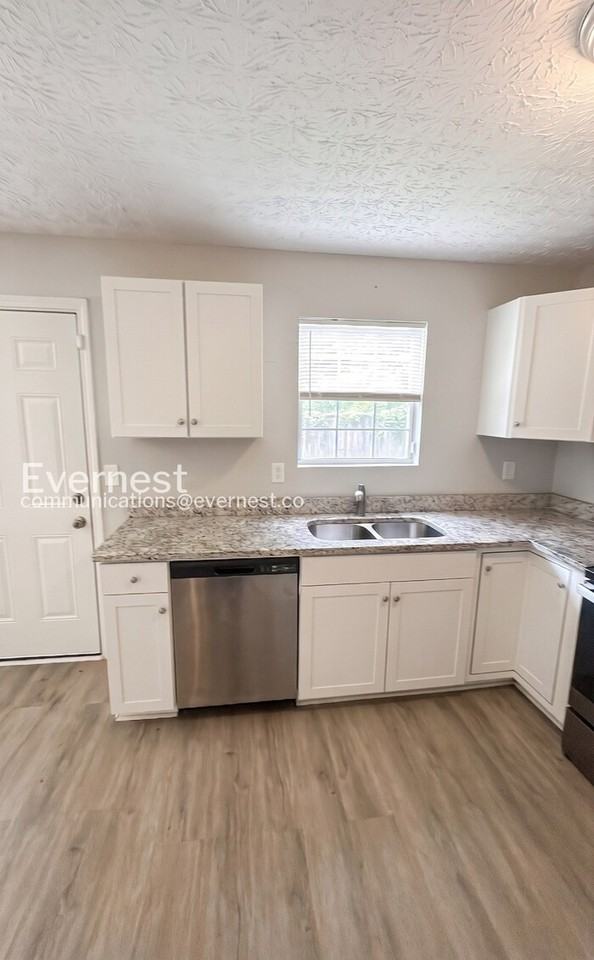 9471 Bogey Ct - Photo 4 of 41
