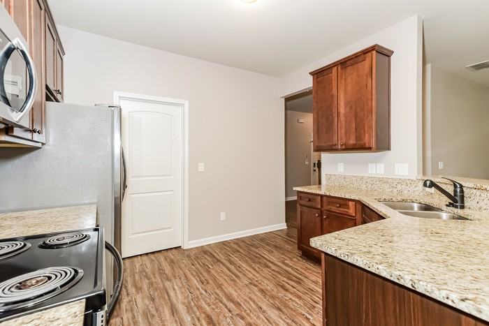 321 Concord Ter - Photo 6 of 15