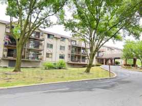 1304 W Medicine Lake Dr #118 - Photo 1 of 1