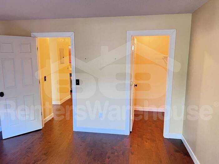 1304 W Medicine Lake Dr #118 - Photo 5 of 22