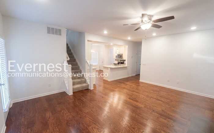 1084 Ashcraft Ave - Photo 6 of 34