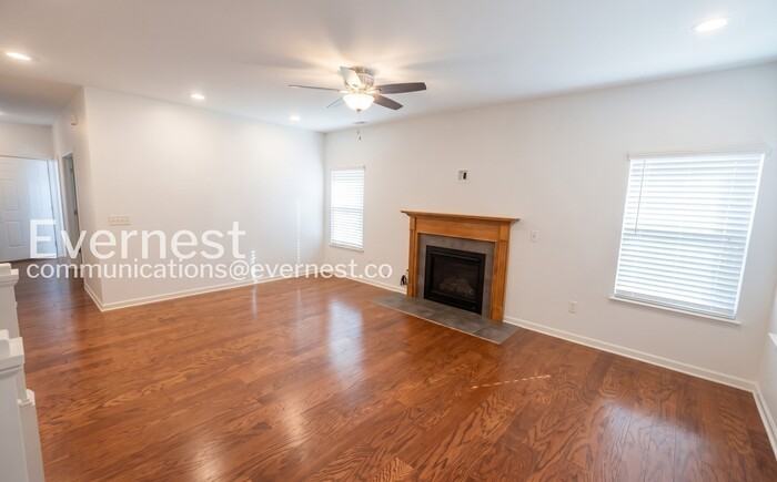 1084 Ashcraft Ave - Photo 7 of 34