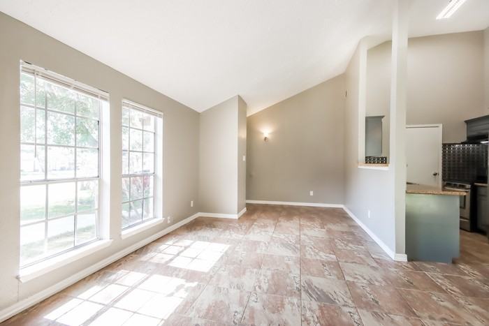 3117 Oak Rock Cir - Photo 3 of 14