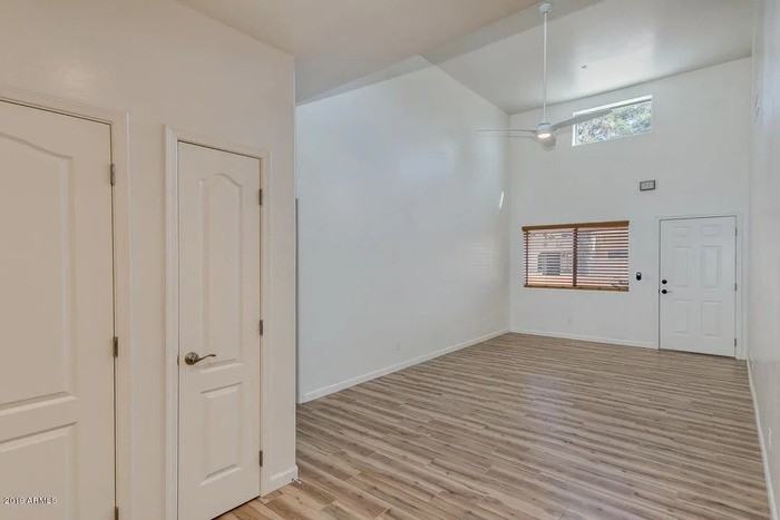 8940 W Olive Ave - Photo 3 of 12