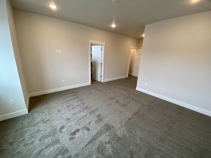 2402 49th Avenue Ct #48 - Photo 3 of 24