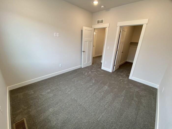 2402 49th Avenue Ct #48 - Photo 6 of 24
