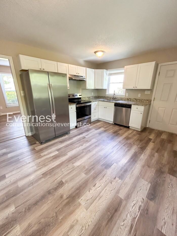 1676 Guilford Dr - Photo 2 of 20