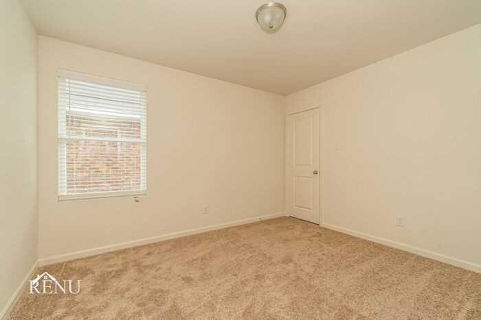 551 London Dr - Photo 7 of 37